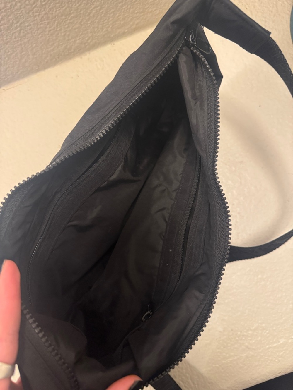 Minimal Crossbody crescent Tote BAGGU - Picture 5 of 6